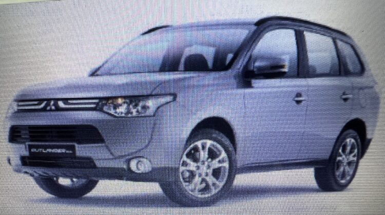 Outlander 2.0 Automático 2013/2014 Cinza com teto solar – Blindado Nível III-A Truffi