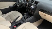 Jetta 2.0 2011 Preto Flex Completo