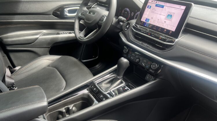 Compass Limited 2.0 Turbo Diesel 4×4 Automática 2024/2025 Branca com teto solar