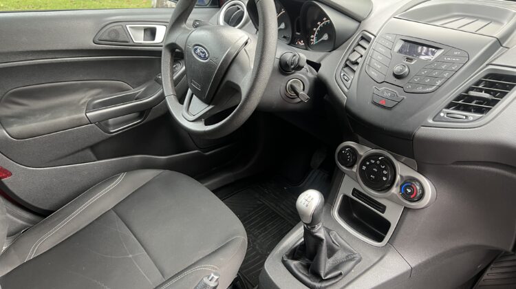 New Fiesta 1.6 SE 2017/2017 Vermelho Flex Completo