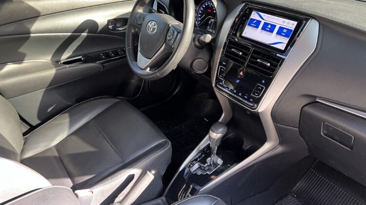 Yaris XLS 1.5 Automático CVT 2019/2020 Branco Perolizado Flex com Teto Solar
