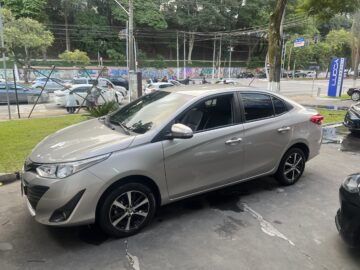 Yaris Sedan XS Connect 1.5 Automático CVT 2020 Prata Flex Completo
