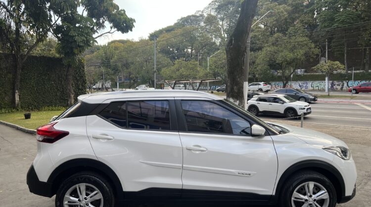 Kicks S 1.6 Automático CVT 2018 Branco Perolizado Flex Completo