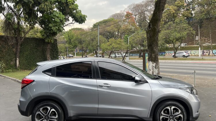 HR-V LX 1.8 Automática CVT 2017 Prata Flex Completa