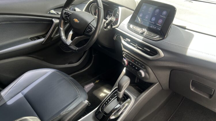 Tracker Premier 1.2 Turbo Automático 2022 Branco Flex com teto solar