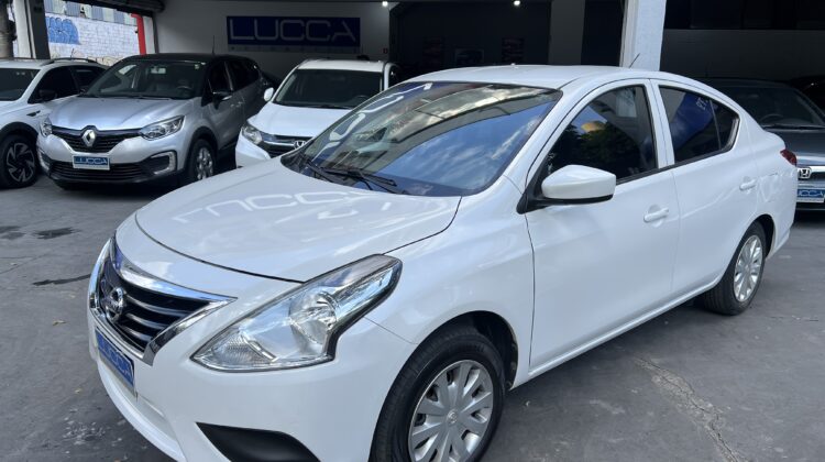 Versa 1.0 2015/2016 Branca Flex Completo