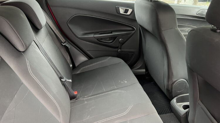New Fiesta 1.6 SE 2017/2017 Vermelho Flex Completo