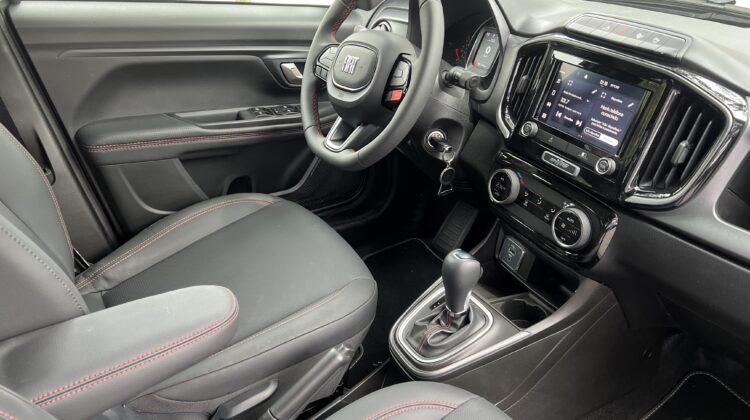 Strada Ultra Cabine Dupla 1.0 T200 Automática Cinza Flex – Top de linha