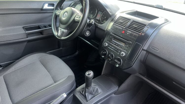 Polo Sedan 1.6 2013 Preto Flex Completo