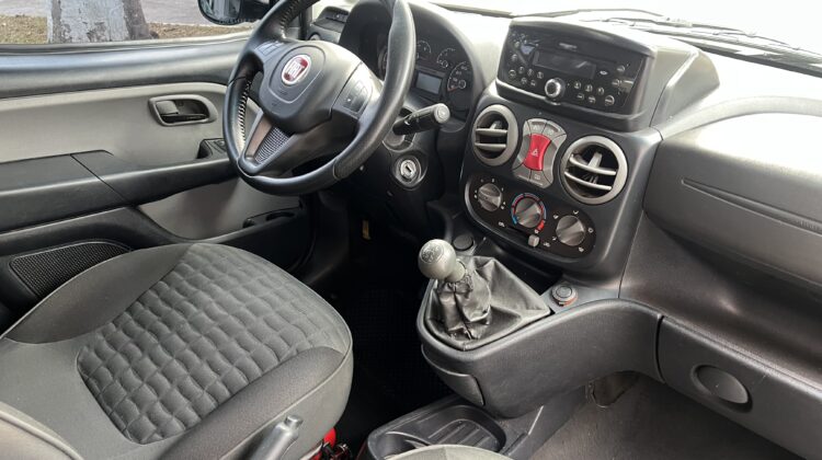 Doblo Adventure 1.8 2014 Cinza Flex Completa 6 lugares