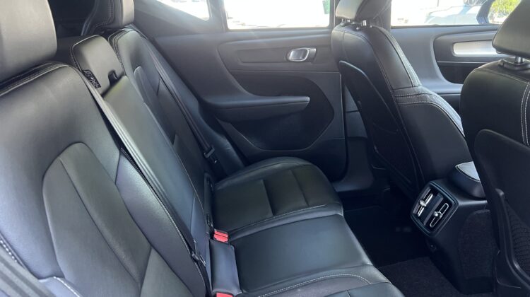 Volvo XC40 T5 2.0 Momentum Aut. 2020 cinza gasolina blindado