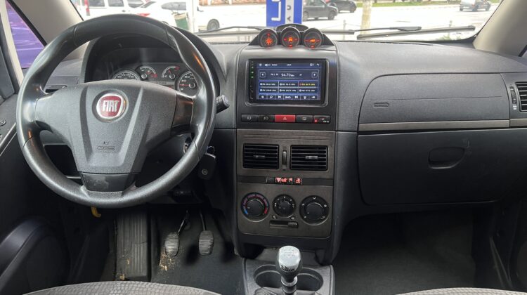 Idea 1.8 Adventure 2010/2011 Prata Flex Completa