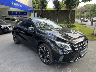 Mercedes-Benz GLA 200 Night 1.6 CGI Aut. 2018/2019 Preta Flex Completa