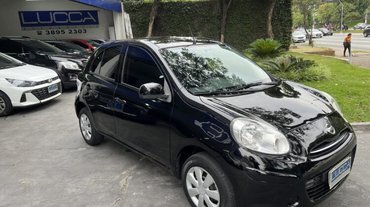 March 1.6 S 2011/2012 Preto Flex Completo