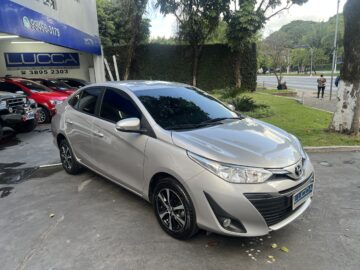 Yaris Sedan XS Connect 1.5 Automático CVT 2020 Prata Flex Completo