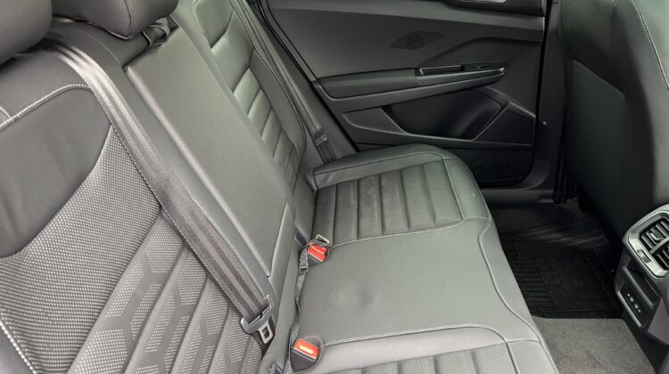 Taos Highline 1.4 250 TSI Automático 2024 Bege Flex com teto solar