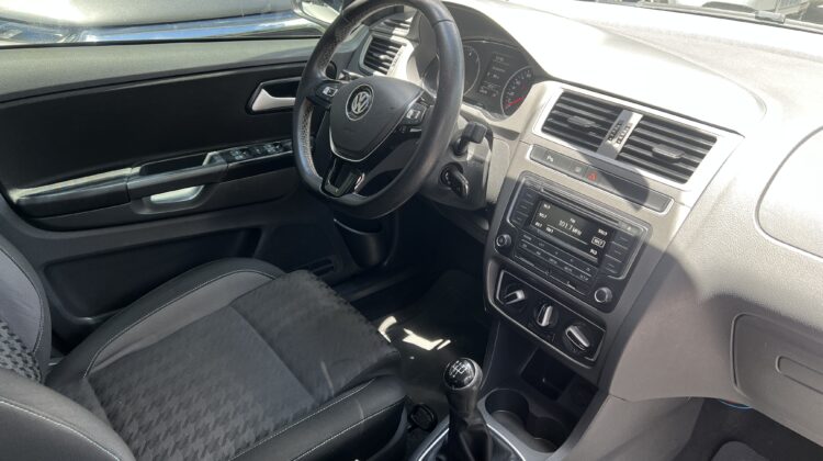 Spacefox 1.6 Comfortline 2018 Preta Flex Completa