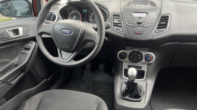 New Fiesta 1.6 SE 2017/2017 Vermelho Flex Completo