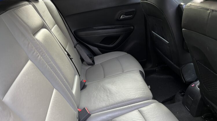 Tracker LTZ 1.8 Automático 2015/2015 Preto Flex com teto solar