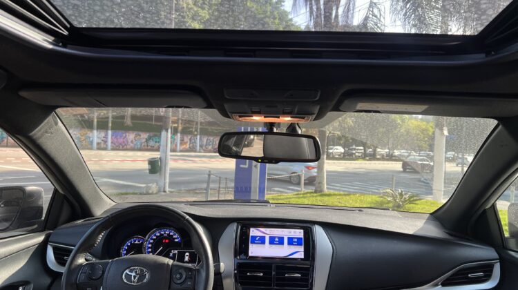 Yaris XLS 1.5 Automático CVT 2019/2020 Branco Perolizado Flex com Teto Solar