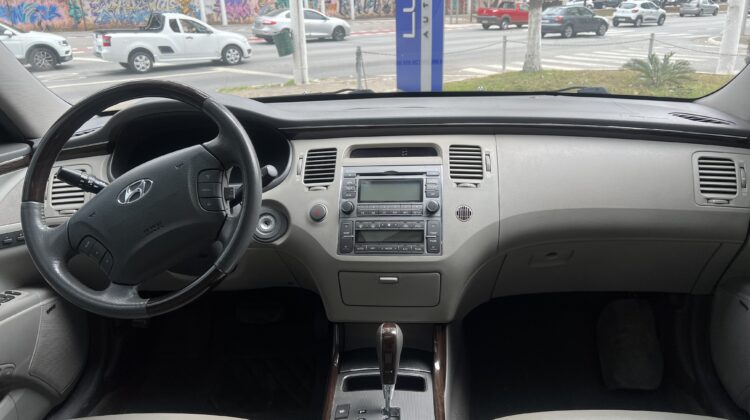 Azera 3.3 V6 Automático 2010 Prata com teto solar – Top de Linha