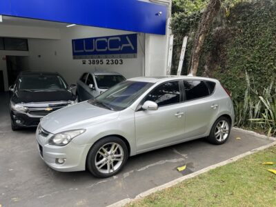 I30 2.0 Automático 2011 Prata com teto solar