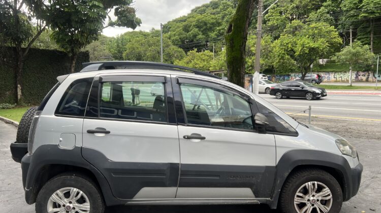 Idea 1.8 Adventure 2010/2011 Prata Flex Completa