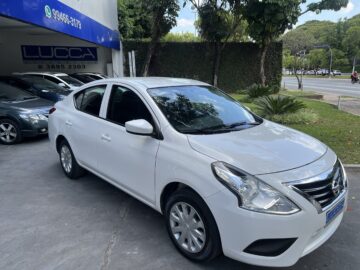 Versa 1.0 2015/2016 Branca Flex Completo