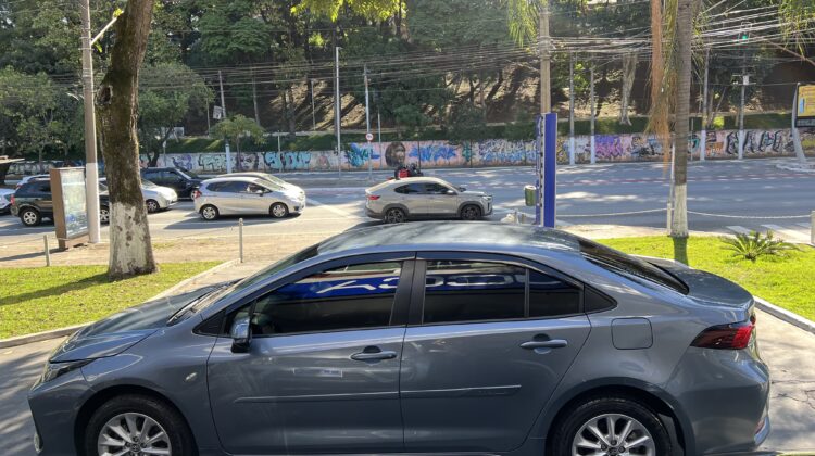 Corolla GLI 2.0 Automático CVT 2021 Cinza Flex Completo