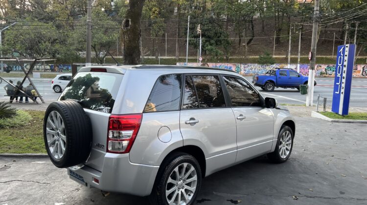 Grand Vitara 2.0 Automática 2WD 2014 Prata com teto solar