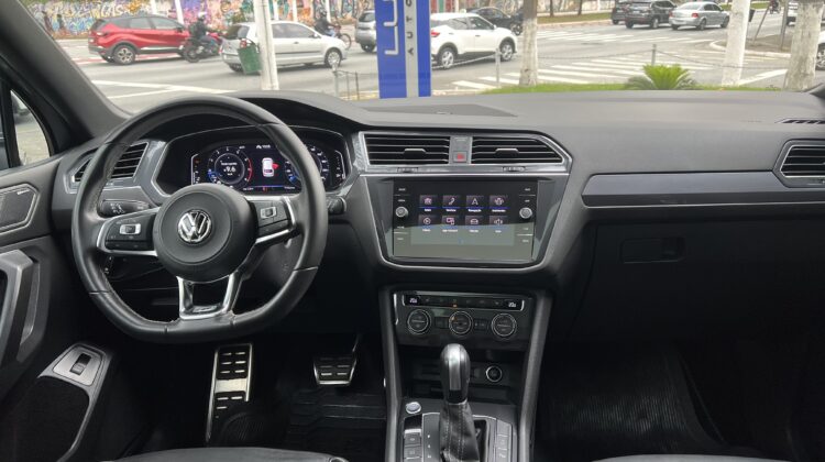 Tiguan R-Line 2.0 350 TSI 4motion Aut. 2021 Prata com teto solar