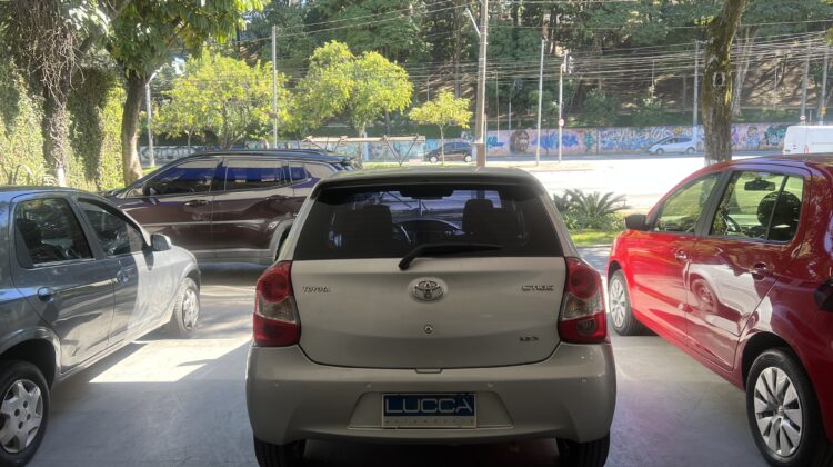Etios 1.3 X 2014/2014 Prata Flex Completo