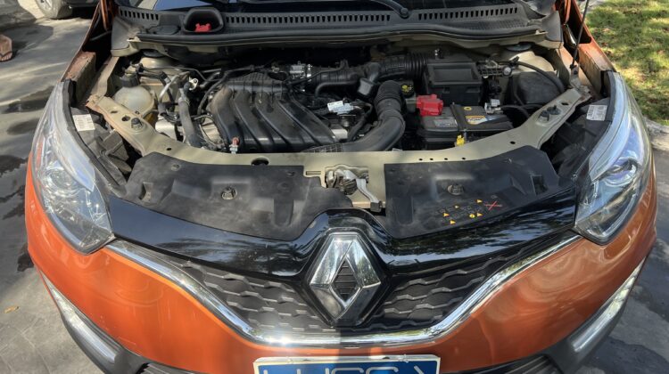 Captur Life 1.6 Automática CVT 2018/2019 Laranja Flex Completo