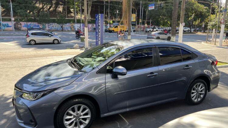 Corolla GLI 2.0 Automático CVT 2021 Cinza Flex Completo