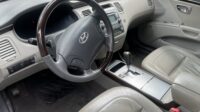 Azera 3.3 V6 Automático 2010 Prata com teto solar – Top de Linha