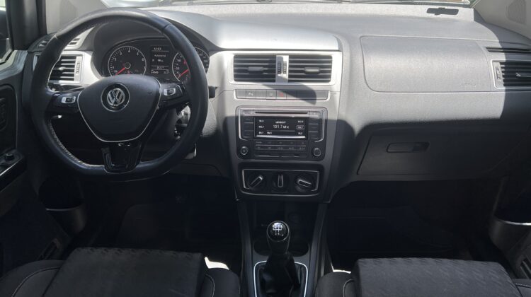 Spacefox 1.6 Comfortline 2018 Preta Flex Completa