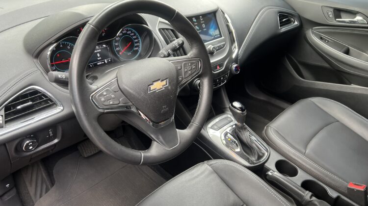 Cruze LT Hatch 1.4 Turbo Automático 2017/2017 Vermelho Flex Completo