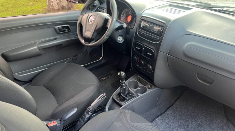 Strada Hard Working 1.4 Cabine Simples 2018 Branca Flex Completa