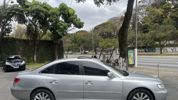Azera 3.3 V6 Automático 2010 Prata com teto solar – Top de Linha
