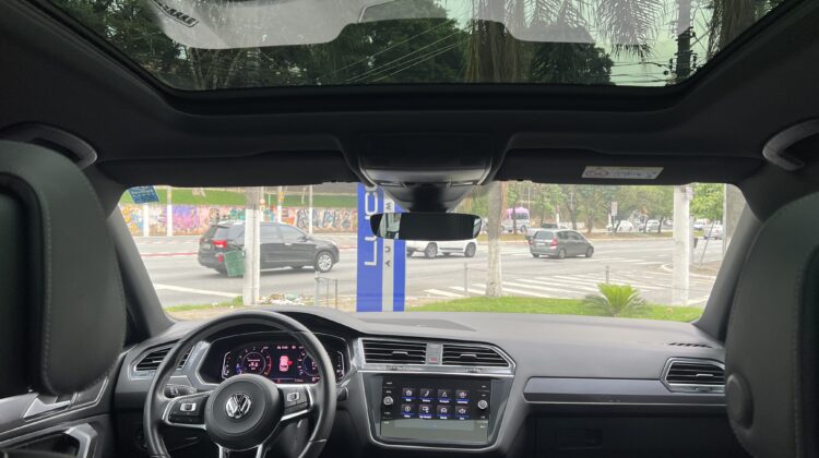 Tiguan R-Line 2.0 350 TSI 4motion Aut. 2021 Prata com teto solar
