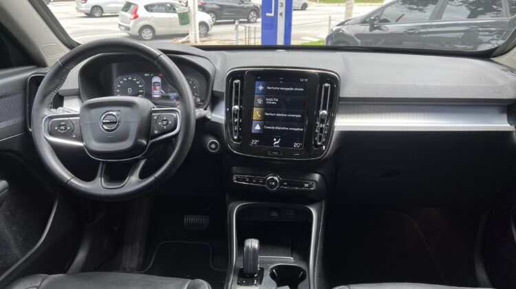 Volvo XC40 T5 2.0 Momentum AWD Aut. 2019/2020 cinza gasolina blindado