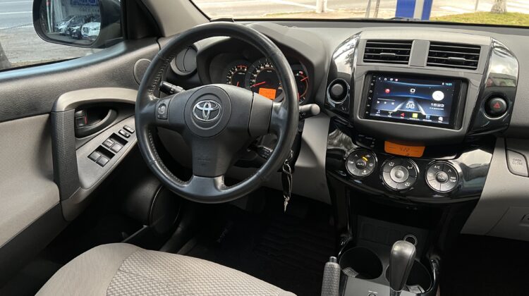 RAV4 2.4 Automática 4×2 2011 Preta Completa