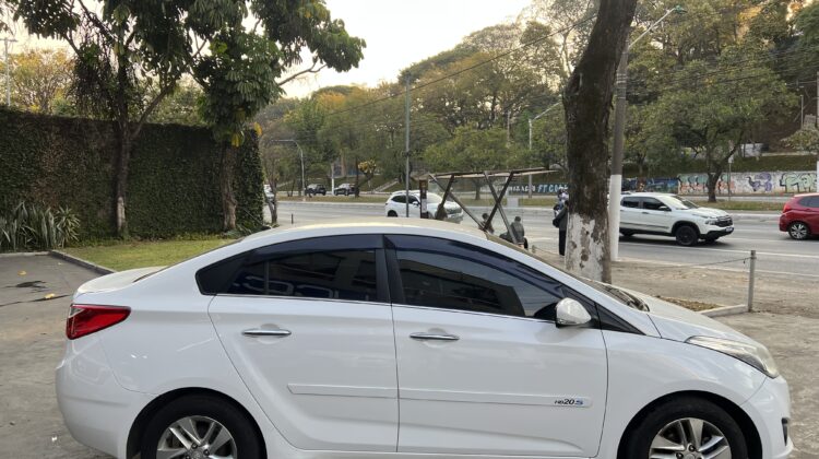 HB20S Premium 1.6 Automático 2015 Branco Flex – Top de Linha