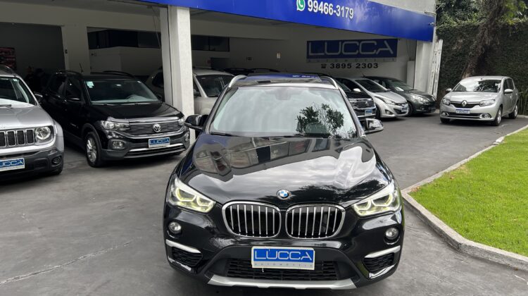 BMW X1 2.0 Turbo X-Line Activeflex Sdrive Aut. 2018 preto com teto solar