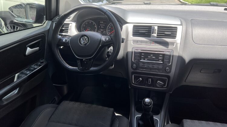 Spacefox 1.6 Comfortline 2018 Preta Flex Completa