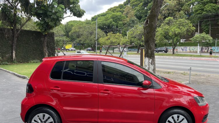 Fox 1.0 TrendLine 2014/2015 Vermelho Flex Completo