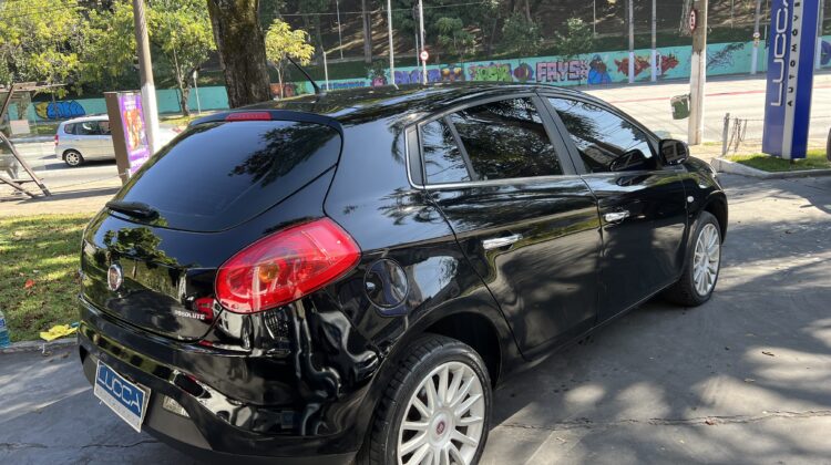 Bravo 1.8 Absolute 2011/2012 Preto Flex Completo