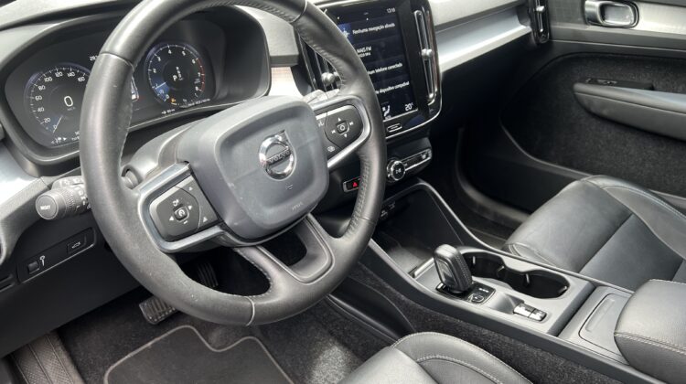 Volvo XC40 T5 2.0 Momentum AWD Aut. 2019/2020 cinza gasolina blindado