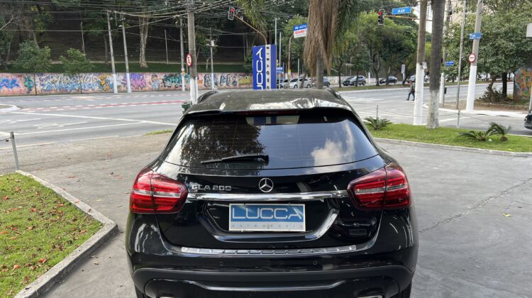 Mercedes-Benz GLA 200 Night 1.6 CGI Aut. 2018/2019 Preta Flex Completa