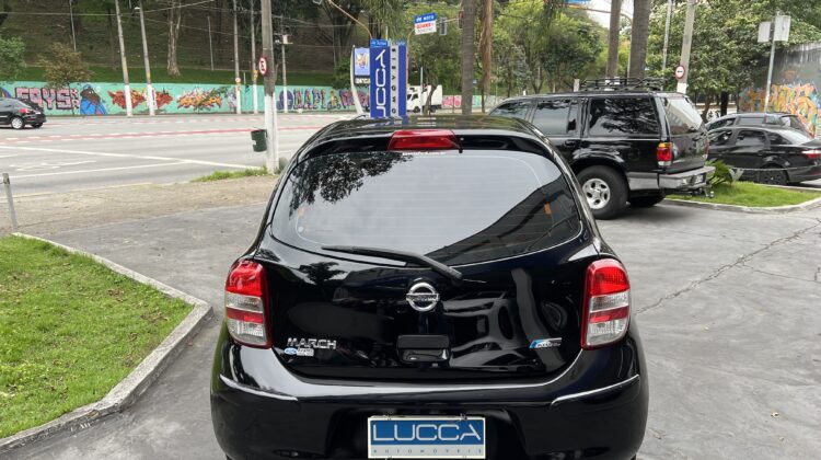 March 1.6 S 2011/2012 Preto Flex Completo